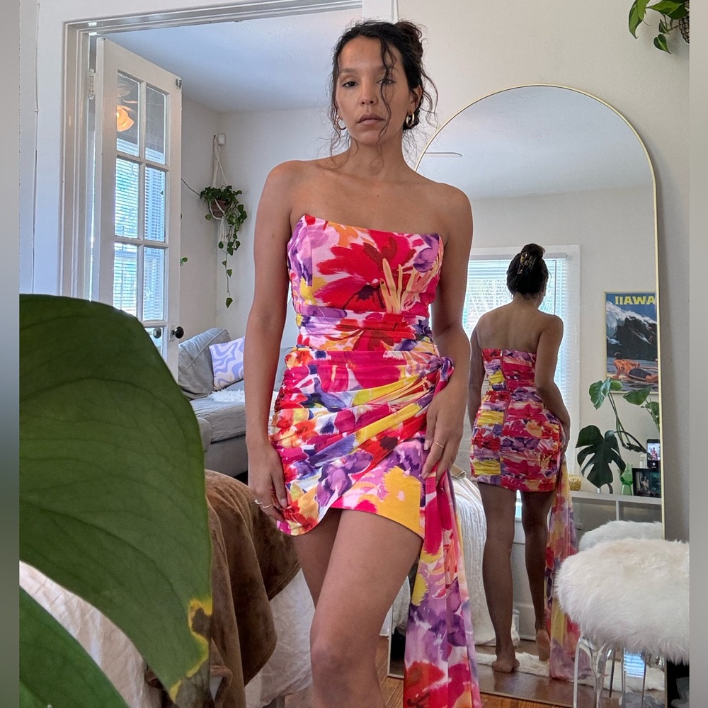 Gorgeous Tropical dress with trail